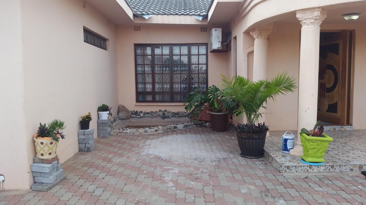 Tintech Bed & Breakfast Francistown Exterior foto