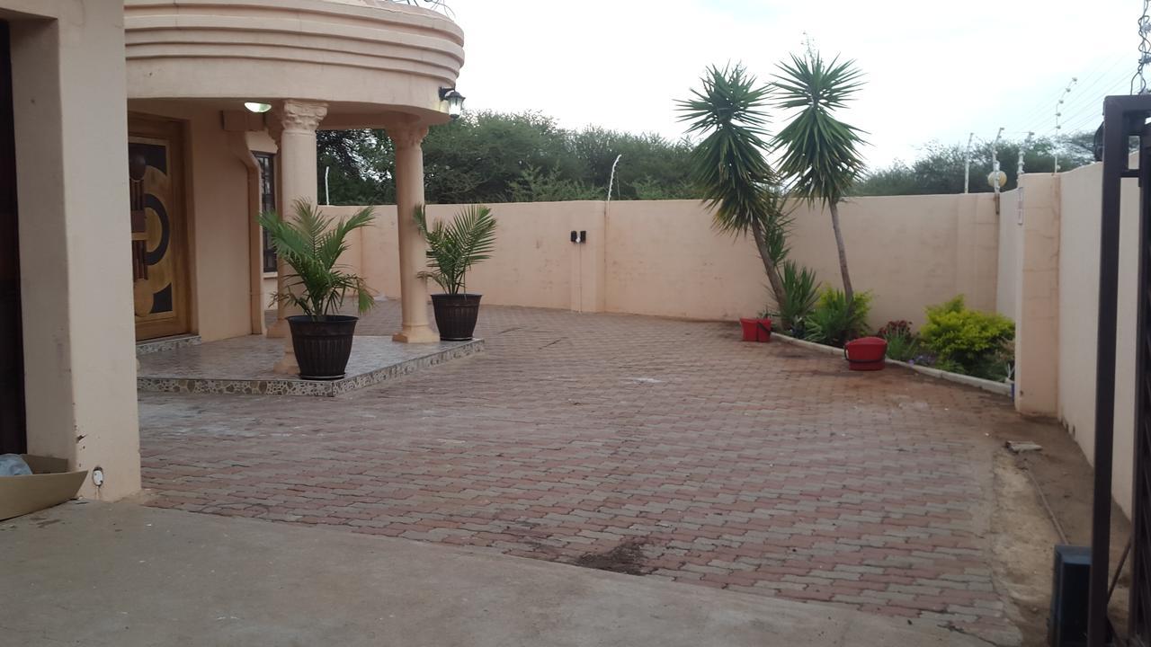 Tintech Bed & Breakfast Francistown Exterior foto
