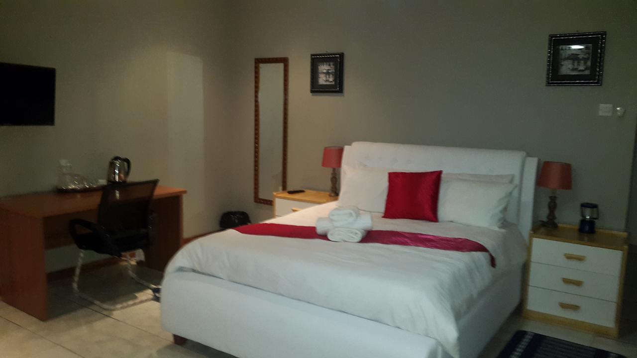 Tintech Bed & Breakfast Francistown Exterior foto