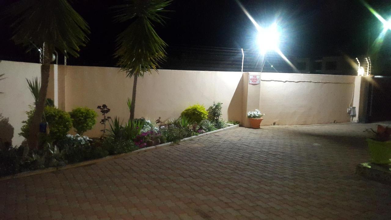 Tintech Bed & Breakfast Francistown Exterior foto
